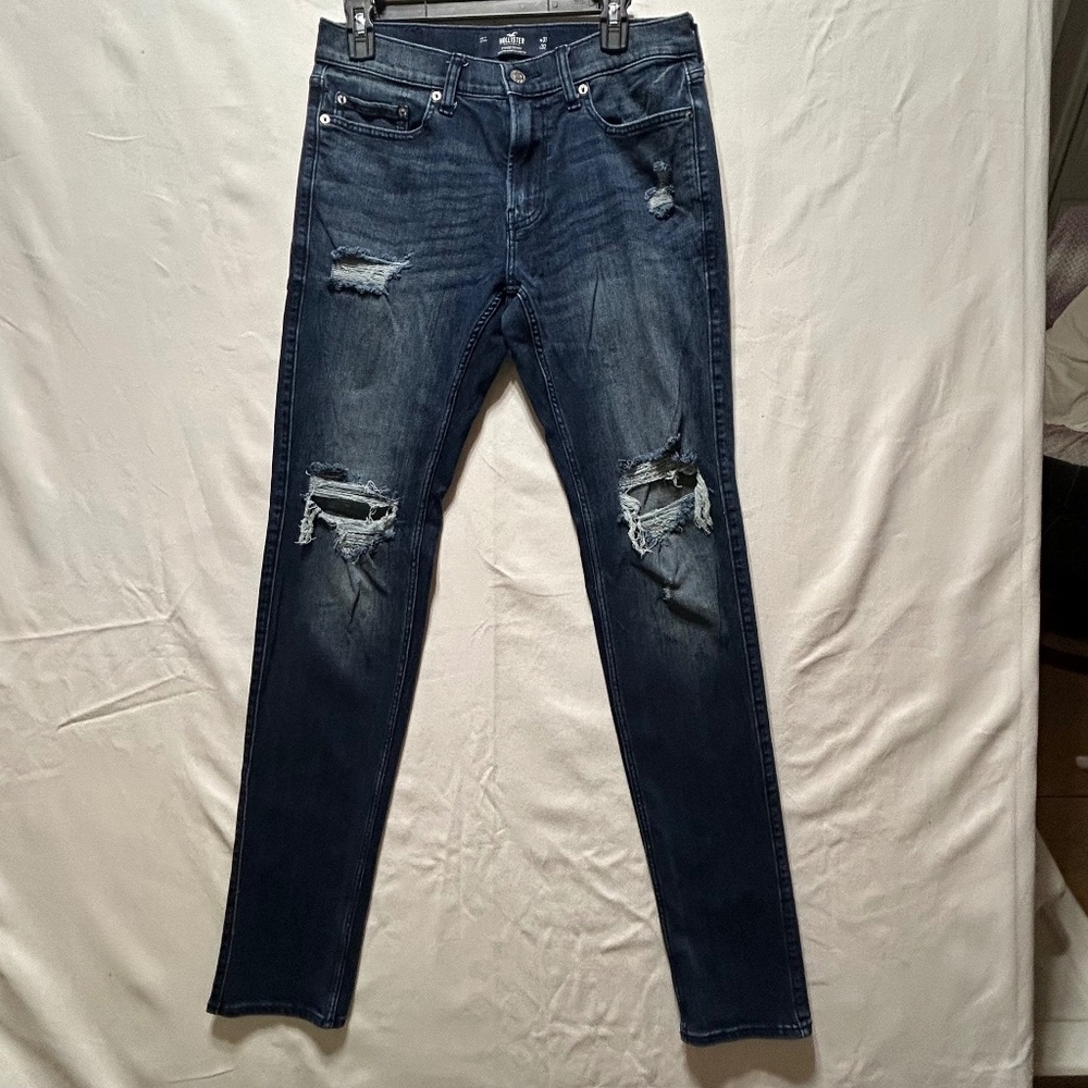 Men's Hollister Tattered and ripped jeans size W31XL32